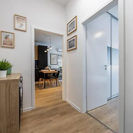 Premium 1br Old Town With Ac Close To Michalska Gate *
