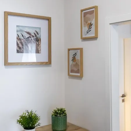 Apartment Premium 1br Old Town With Ac Close To Michalska Gate