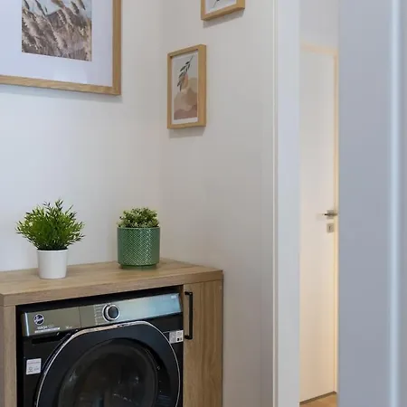 Apartment Premium 1br Old Town With Ac Close To Michalska Gate