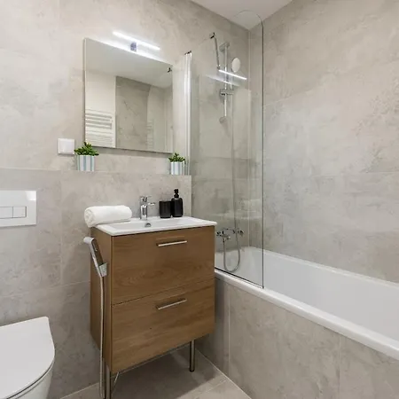Premium 1br Old Town With Ac Close To Michalska Gate Apartment