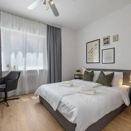 Premium 1br Old Town With Ac Close To Michalska Gate Pressburg